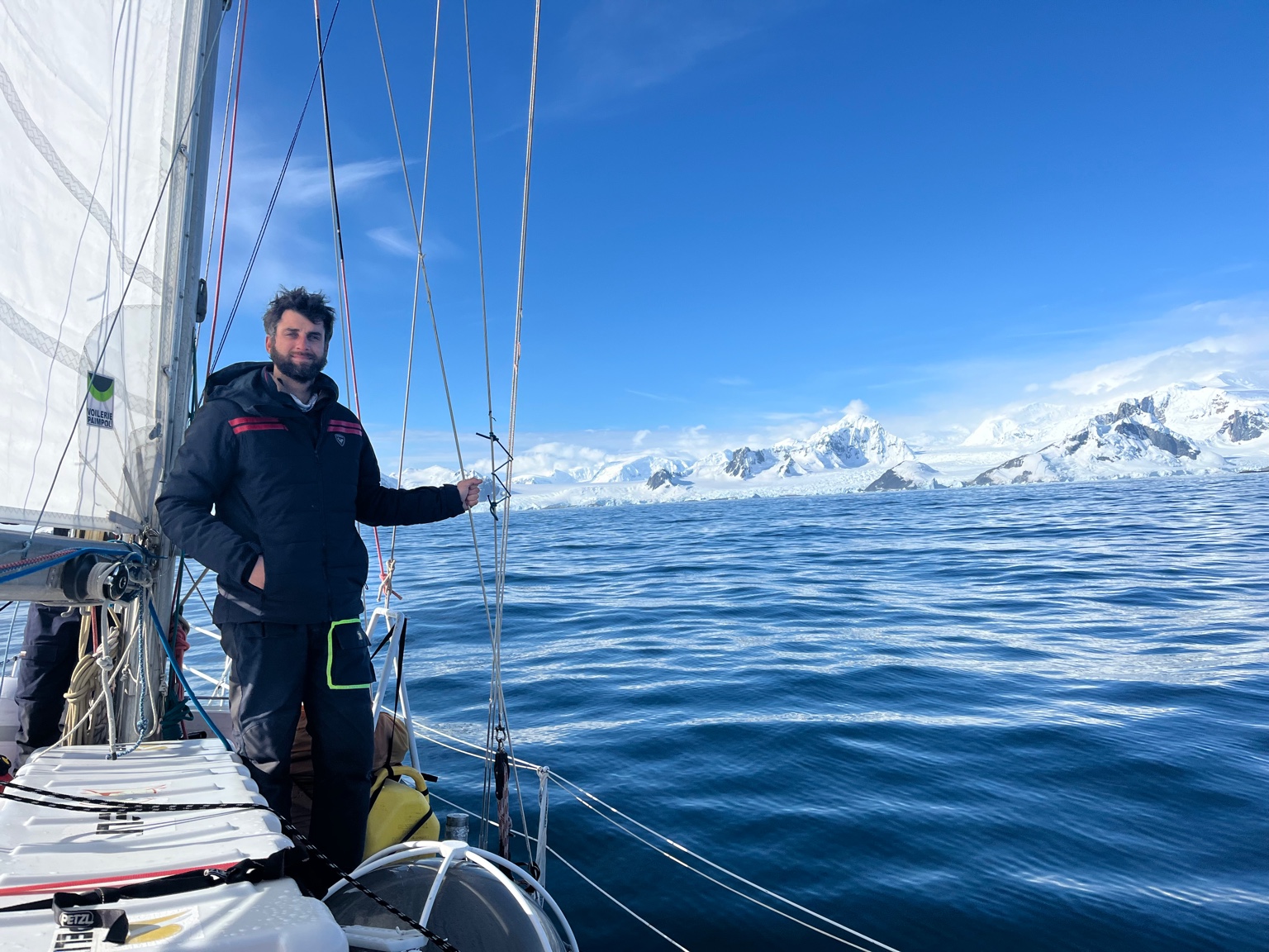Yann Krzemien à bord en Antarctique